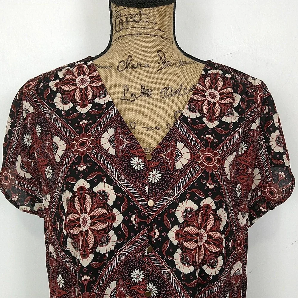 Maurices Blouse Women Small Burgundy Medallion Floral Boho Button V-Neck Top